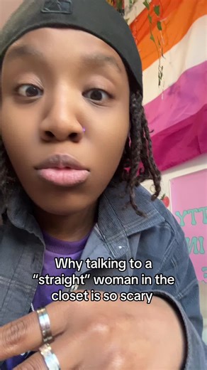 They are always so unaware too like you like girls!! #lesbian #wlw #lesbiansoftiktok #wlwtiktok #sapphic