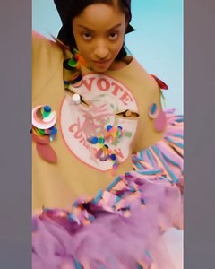 Mais do que roupas, moda é vestir uma ideia. 📹papaoppong | Elegance Angola