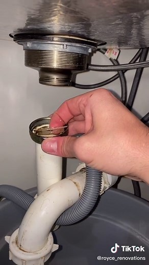 🦠🦠Stinky Kitchen Sink Drain! #clean #diy #tips #foryou #satisfying