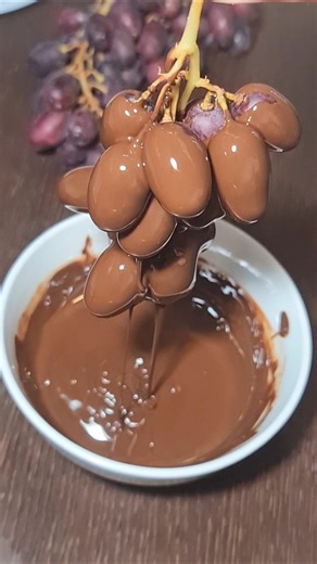 🍇 chocolate covered grapes | only 2 ingredients! easy & vegan 🍫