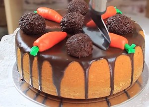 How to Make Simple Carrot Cake By: Cakepedia | MetDaan Cakes