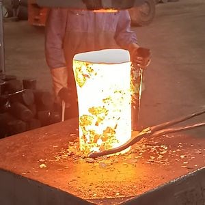 [Hot Item] Forged Shapes Forged Bar Forged Gear Blank Forged Step Shaft Forged Block