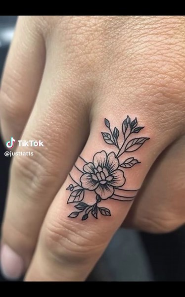 Cute Finger Tattoo Ideas to Explore Together