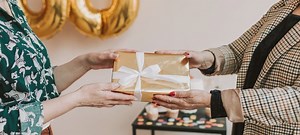 Cadeau Grand-Parent : Notre TOP 20 qui fait vraiment plaisir en 2025