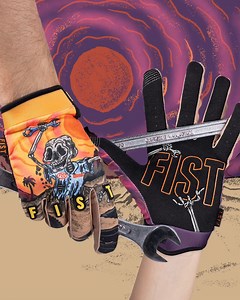 FIST CH22 | Dusk Till Dawn Glove⁠ The first model in our Chapter 22 range! The Dusk Till Dawn Glove lets you switch up your colors while keeping the skully theme flowing. Available in Adults sizing XXS-XXL⁠ #fistarmy #chapter22 #smashforth *(CH22 live on AU site. USA drop coming soon.) | Fist Handwear