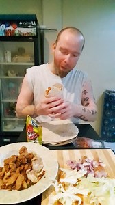 LAMAW WRAP!? TRY MO BRAD‼️🔥😎🤙🏻 #Philippines #foodtrip #filipinofood #bisayangdako #foreigner | Boi Bisaya