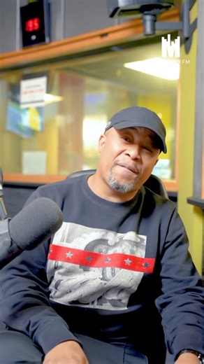 🔌 Comment below with the best house songs you’ve heard this week? 🎧😌 share those with the Naked_Dj and Lulo Cafe on #Audiogasm #KnowYourLocal | METRO FM