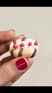 DIY Mini Cream Bun 🌭 Clay Art 😍 #diy #creambun #clayart #claycraft #miniaturefood #easytomake #foamclaycraft #foamclay #superclay #superclaycraft #vakartcraft #fb #fbreelsfypシ゚viralシ #fbreelsfypシ゚viralfbreelsfypシ゚viral #fbreelsfypシ゚ #trendingpost #trend #trendingvideo #trendingnow #viralpost2024 #viralpage #viralvideochallenge #1millionviews | Vak - Art & Craft