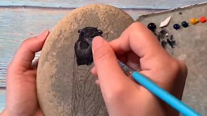 Wow! Painting🎨 on a stone🪨, this cicada looks so realistic! #Craftsman #Cicada #Art #Creative #Fun | iChongqing