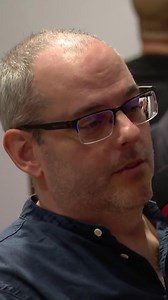 A HVG újságírója, Lengyel Tibor kérdezte - és szándékolatlanul mosolyra fakasztotta - Gulyás Gergelyt a kormányinfón. De hogy jött ide Parragh László? Részletekhez link a videó alatti kommentben. | HVG