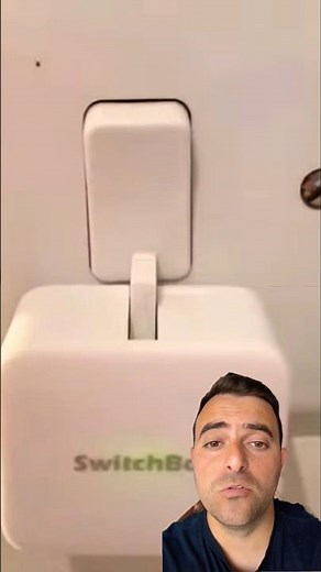 Turn on the light with your cell phone (SwitchBot) 🦾😱 #switchbot #smartswitch #homeautomation #te...