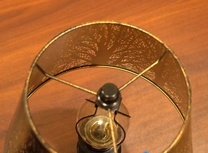 Lamp Shade Adapter, Clip on Lamp Shade, 2-Count Bulb Clip Adapter,SWAIFDEE Clip On Bulb Lamp Shades Finial Mounting Bracket Holder Support Fitter Parts, Converter Diy Lampshade Kit (Gold)