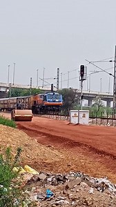 Delhi Express Arriving Bhiwani #reels #ar_trainshorts #bhiwani #trainspotter #train #travel #trendingreels #wap7 #wap #trains #travelphotography #travelblogger #trainlovers #travelindia #viralreels #reelsfb #videocreator #trainding #railways #facebookreels #railway #rail #indian #indianrailways | AR TrainShorts
