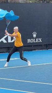 Azarenka working hard on the Aussie Open practice courts 💪 Can she win another Grand slam? @australianopen #victoriaazeranka #tennisfitness | Tennis Fitness