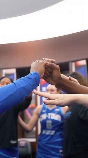 A postgame Williams sweep 😜 | Chicago Sky