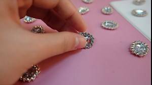 Crowye 100 Pcs Rhinestone Buttons Embellishments Flatback Beads Buttons with Diamond Silver Crystal Decoration Handcraft Button for DIY Craft Dress Clothes Wedding Party Decoration, Clear White