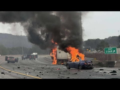 3 dead after driver takes off from traffic stop, crashes head-on with tractor-trailer on I-75