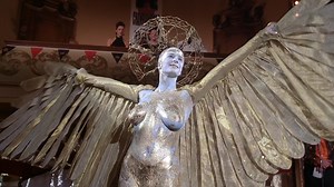 Rachel Griffiths, Heidi Klum - Blow Dry (2001)