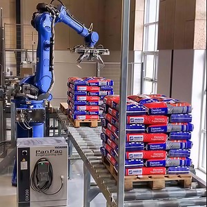 [Hot Item] 5 Axis Yaskawa Motoman Pl80 Payload 80kg Arm 2m Palletizing Bagged Food Industrial Robot Equipped with Schunk Gripper