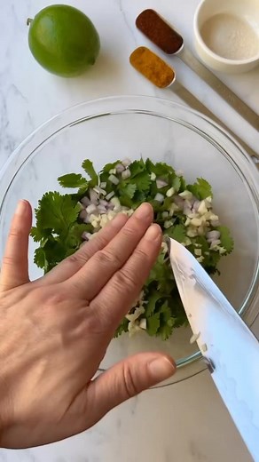 20-Min Cilantro Lime Noodles 🌱 Fact: I used to hate cilantro, but now really appreciate it. Since I found this recipe last year, I’ve been making these at least once or twice a month. Comes together so quickly, and I LOVE the fusion flavors - cilantro, lime, garlic, shallots along with curry, chili powder, dark soy, little sugar, & oyster sauce stirred together with hot oil. It is FABULOUS 👌🏼 - #asrmfood #easyrecipes #recipes #recipesoft #cook #cooking #chef #food | Everyday Cooking Hub