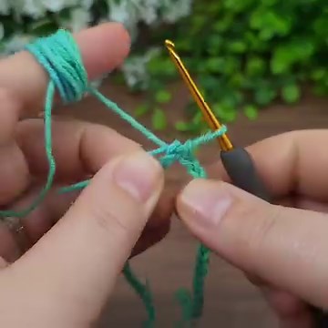 You will love this little caterpillar!!.. its amazing crochet #crochet #knitting | Fashion World