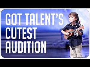 Unbelievably cute!! 6-year old girl sings 'The Show' and plays Ukelele - Thailand's Got Talent