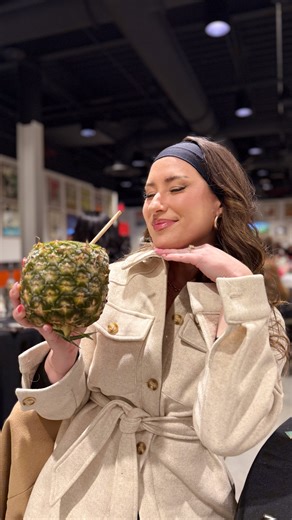 Don’t miss the return of The Orion’s popular cocktail classes starting on November 6! Bring your best friend, partner, family members, or coworkers to enjoy a night of light bites, laughter, and sips - all structured around delicious and exciting seasonal cocktail recipes.🍹 This month, we’re going back to bar basics with a hands-on class that’ll take you through classic cocktails we all know and love - from the classic martini to the timeless Old Fashioned. Tickets include two cocktails, light 