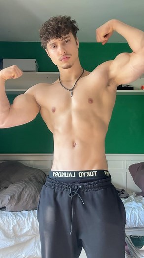 daveliftz | BODYBUILDING COACH on Instagram: "Recovering . . Code DAVELIFTZ @anabolic-apparel_ . Code DAVELIFTZ @retaliationproject . Code DAVELIFTZ @prozis . Code DAVELIFTZ @gym_pin #bodybuilding #bodybuildingmotivation #bodybuildinglifestyle #muscle #aesthetics #musclebuilding #gym #gymmotivation #gymrat #gymlife #gymaddict #model #modellife #youngmodel #youngmodels #daveliftz"