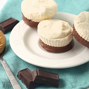 One bite and you’ll be hooked with these low carb and sugar-free Frozen Chocolate Peanut Butter Whips Fat Bombs! Get the RECIPE here : https://lowcarbyum.com/peanut-butter-whips-fat-bombs/ | Sugar Free Low Carb Recipes