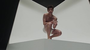 #MYCALVINS 캠페인 속 아이코닉한 Shawn Mendes를 만나보세요. | Calvin Klein