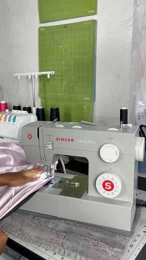 Come sew a double layered reversible satin bonnet with me im making a Adult XL bonnet has room for your long hair without having to put it in a ponytail this bonnet has room 🥹😍 Shop The Website To Find Your Custom Hair Accessories Link In Bio #protectyourstands #handmadesatinbonnets #naturalhair #blackbusiness #hair #satinbonnets #donttouchmyhair #blackgirlstyle #curlyhair #naturalbeauty #naturalhairdaily #myhaircrush #type4kinksandcurls #naturalhairlovers #naturalhaircommunity #naturalhairsis