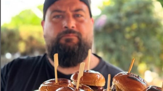 Cel mai scump hamburger din lume costă peste 9.000 de euro. Ca să îl mănânce, clienţii semnează un contract de confidenţialitate