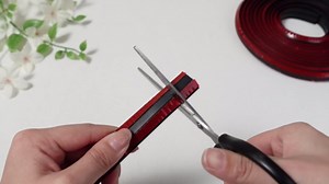 Frienda 16.4 ft X 1/2 Inch Peel and Stick Baseboard Molding Trim Flexible Self-Adhesive Wall Base Moulding Trim Quarter Round Caulk Strip TPE Protector Floor Edges Bathroom Kitchen Countertop