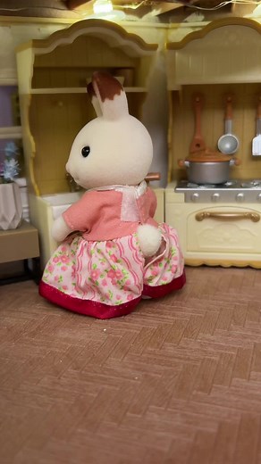 Calico Critters & Sylvanian Families: A Loaf Of Bread, A Container Of Milk
