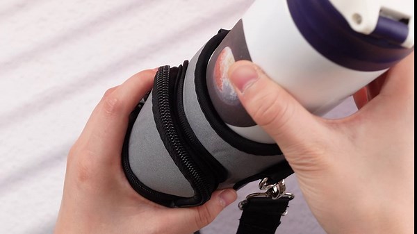 Layhit 2 Pcs Water Bottle Holder Carrier Sling Water Bottle Pouch Sleeve Adjustable Shoulder Crossbody Case Cover Pouch Water Bottle Holder with Strap and Pocket for Gym Hiking Camping Travel