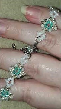 Bracelet losange argenté bleu et blanc #diy #jewelry #beads #beadedjewelry #handmade