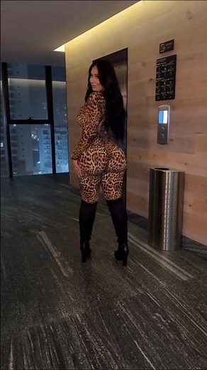 big booty twerk challenge 🍑😋#twerk #shorts #218