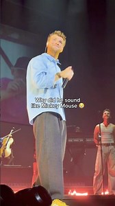 Mickey?? #alexwarren #ordinary #singer #musician #concert #kouvr #wife #tour #mickeymouse #disney