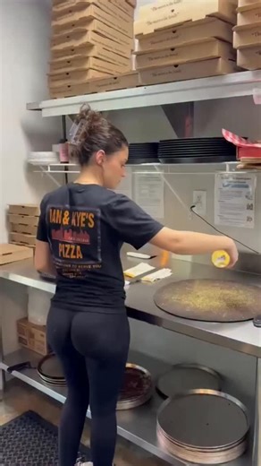 Alfred “Fredo” Thomas III on Instagram: "We gotta stay focused 😂🤦🏾‍♂️ Subscribe to my YouTube with the link in my bio 🤙🏾 #fredotv #comedy #reaction"