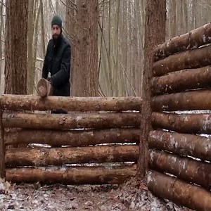 1.6M views · 40K reactions | Winter Warm Shelter to spend a Frosty Night in the Wild Forest | Cabins on the Mountain | Facebook