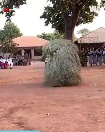 2.9K views · 46 reactions | African Culture and Tradition - Traditional Dance. African Kumpo Dance performed during religious Vaudou tradition, Benin. #kumpo #benin #traditional #dance | Groupement Babouantou | Facebook