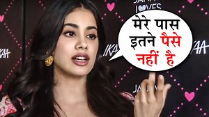 Janhvi Kapoor COPIES Mom Sridevi's iconic beach pose and also gives EPIC Reaction On wearing same clothes again. Watch it all in the video. | Bollywood Now