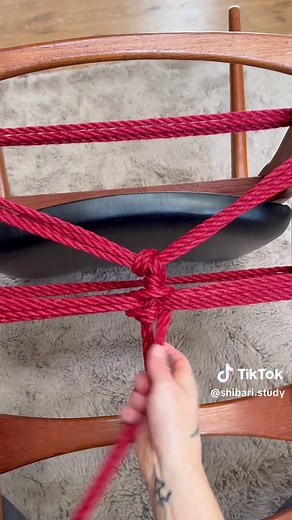 Master the Half-Moon Friction Knot: Rope Tying Tutorial