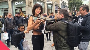 Artist Who Offered Passersby to Stroke Her Genitals Arrested in London — Bird In Flight