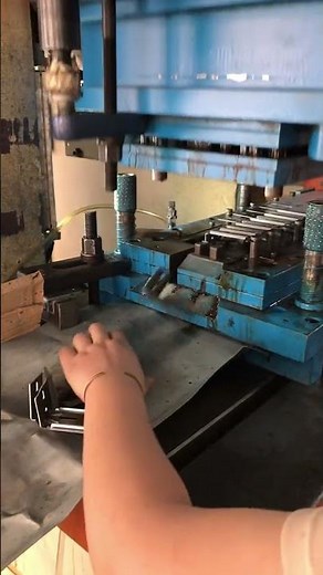 deep drawing stamping progressive die #stampingdie #stamping #metalstamping #stampingtools