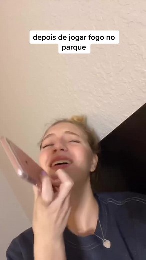 Meme engraçado do parquinho pegando fogo