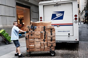 Amazon Delivery Driver Caught Peeing In The Driveway