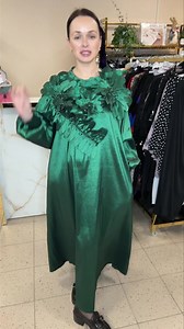 1.2K views · 26 reactions | SMARAGDINE SUKNELE  kaina: 118e 1d krutine 134cm 2d krutine 140cm ilgis 135cm | ROSSI Apranga moterims | Facebook