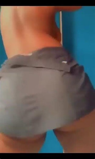 Mzansi Short skirt African Twerk goes Naked
