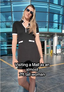 Almost 7ft tall woman visits a mall… #tallgirl #tallwoman #tallgirlwalking